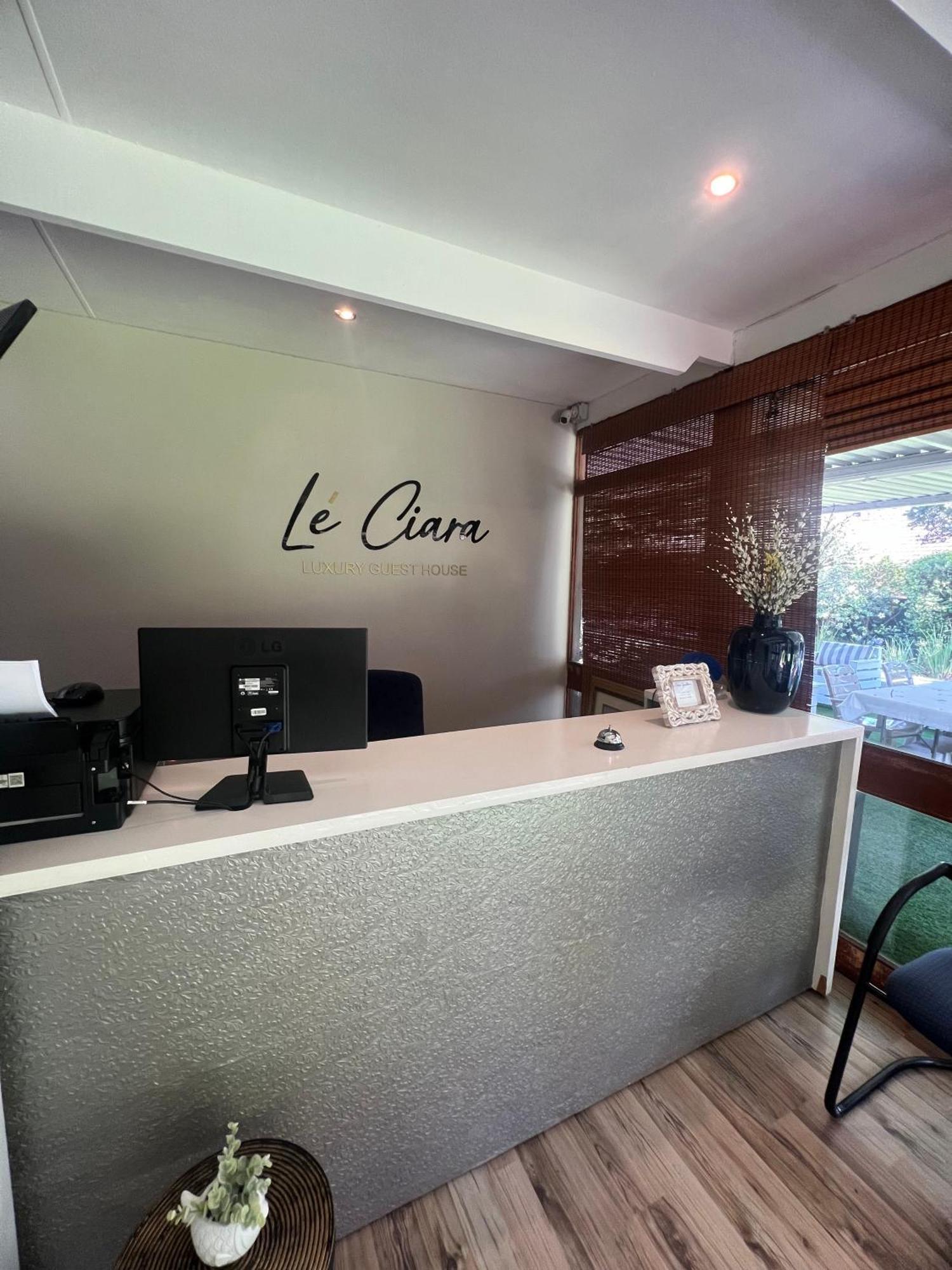 Le'Ciara Luxury Guest House 요하네스버그 외부 사진