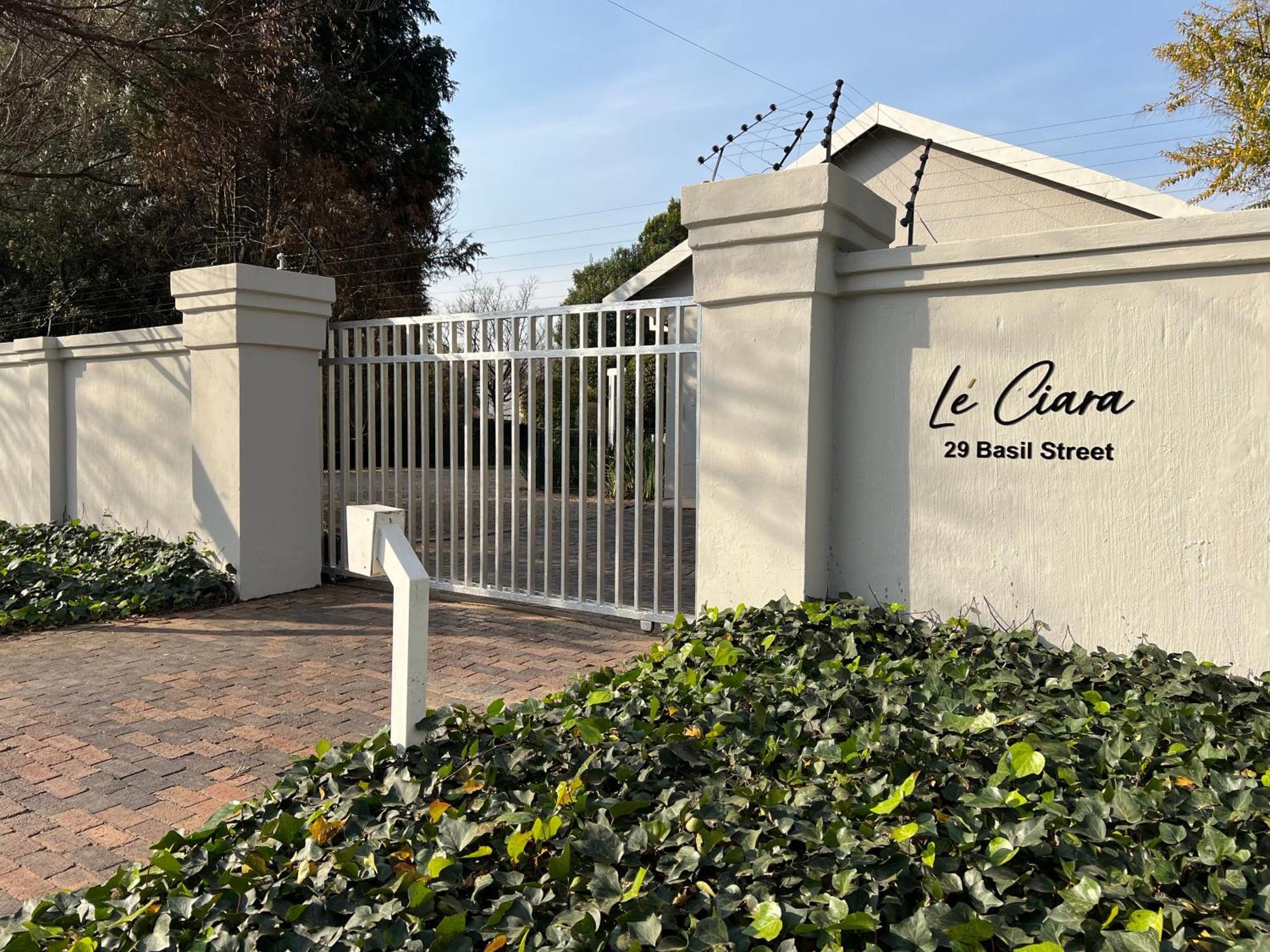 Le'Ciara Luxury Guest House 요하네스버그 외부 사진